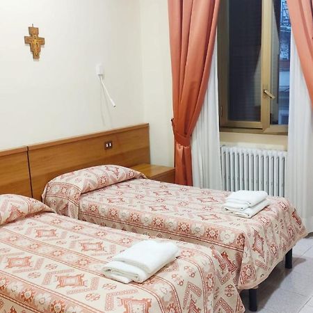 Bed and Breakfast Suore Concezioniste Missionarie - Carmen Salles Roma Exterior foto