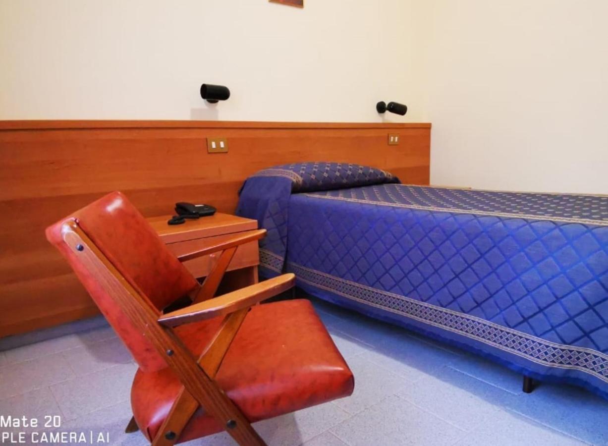 Bed and Breakfast Suore Concezioniste Missionarie - Carmen Salles Roma Exterior foto