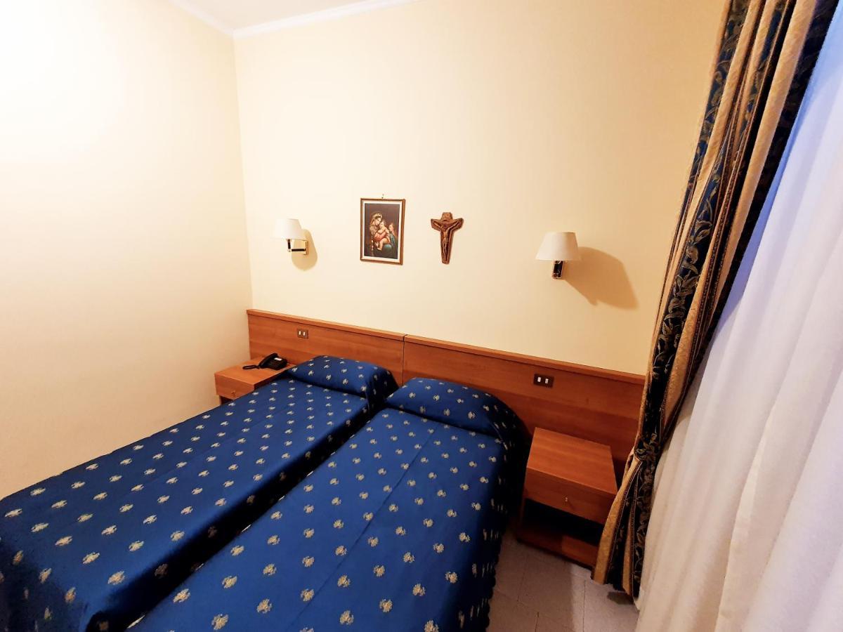 Bed and Breakfast Suore Concezioniste Missionarie - Carmen Salles Roma Exterior foto