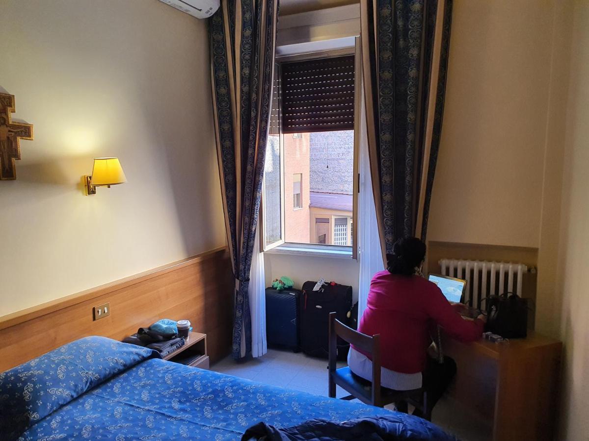 Bed and Breakfast Suore Concezioniste Missionarie - Carmen Salles Roma Exterior foto