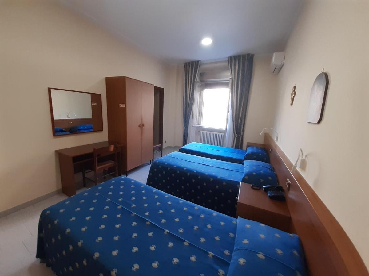 Bed and Breakfast Suore Concezioniste Missionarie - Carmen Salles Roma Exterior foto