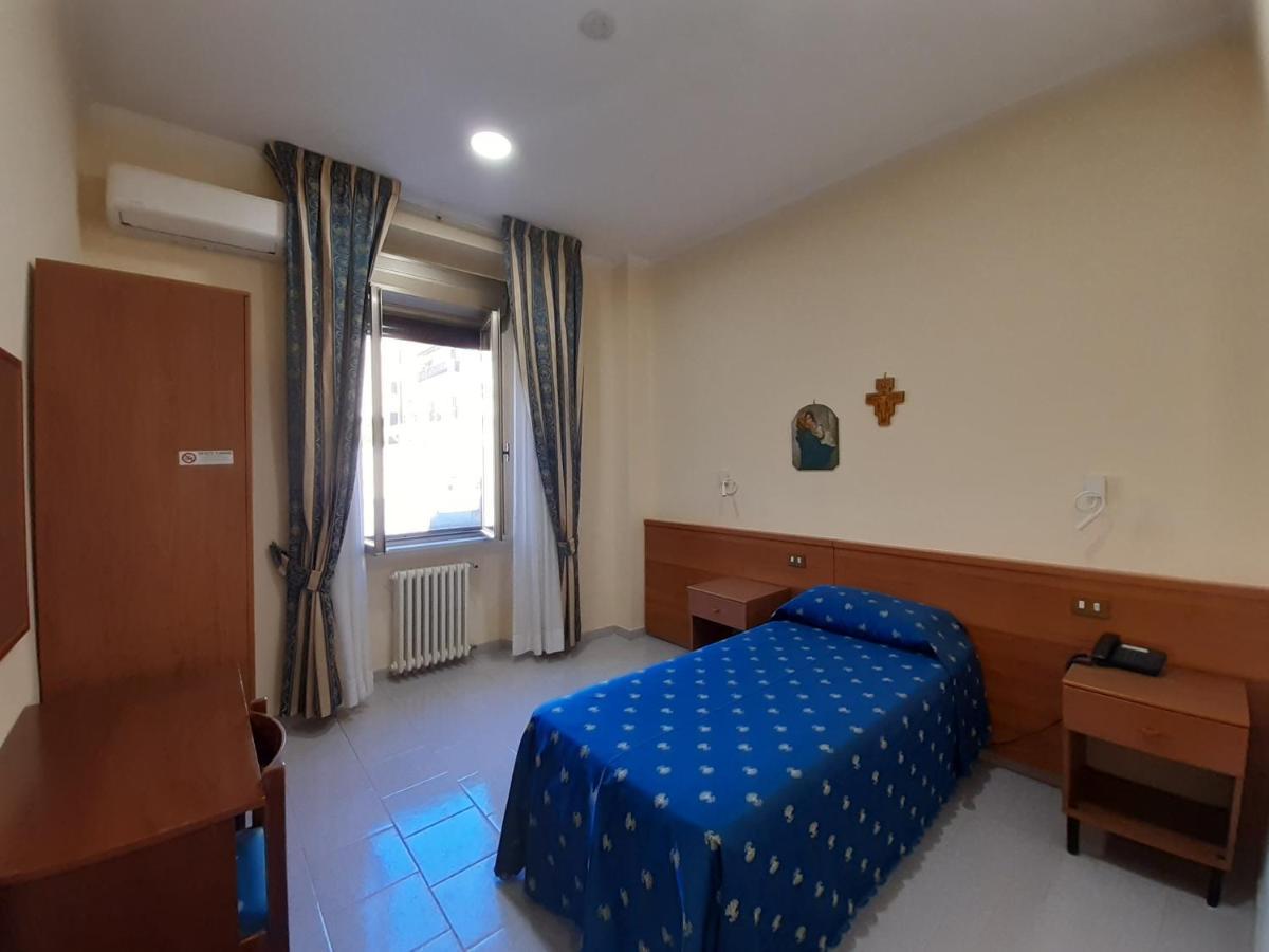 Bed and Breakfast Suore Concezioniste Missionarie - Carmen Salles Roma Exterior foto