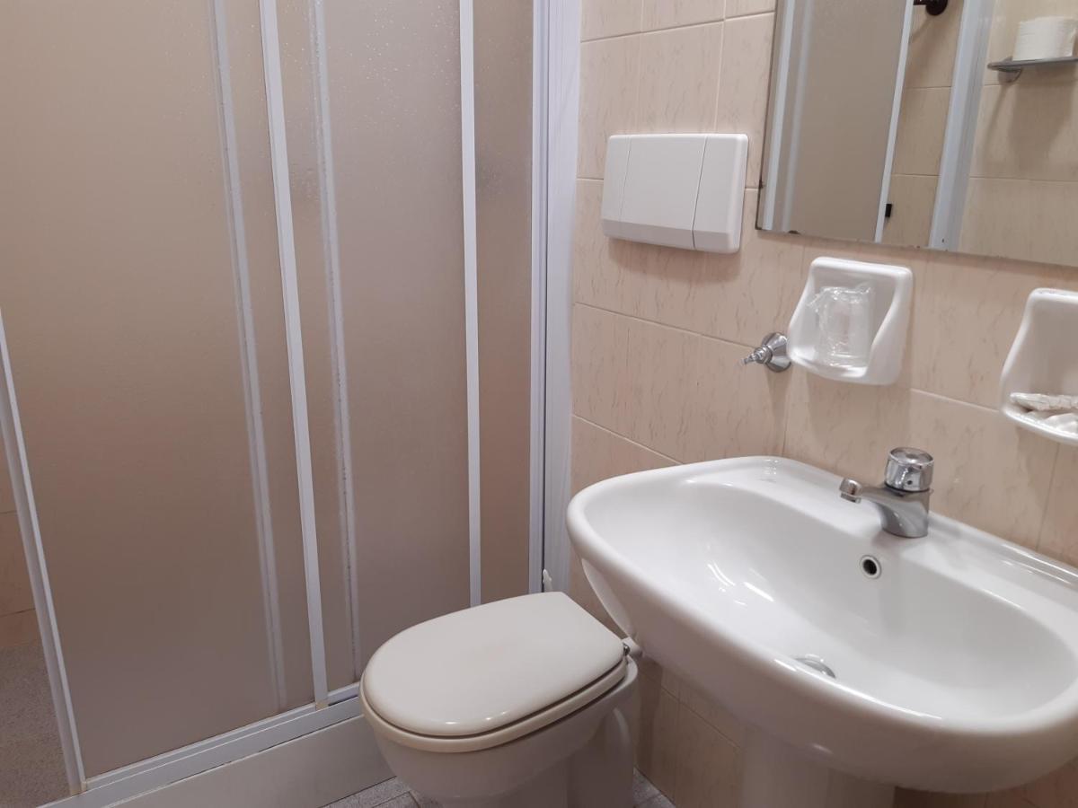 Bed and Breakfast Suore Concezioniste Missionarie - Carmen Salles Roma Exterior foto